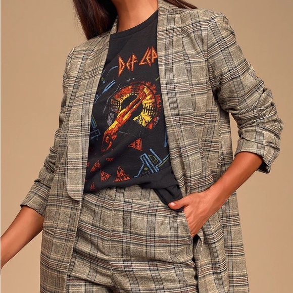 Lulus coffee dates light brown plaid ruched sleeve blazer - Picture 1 of 6